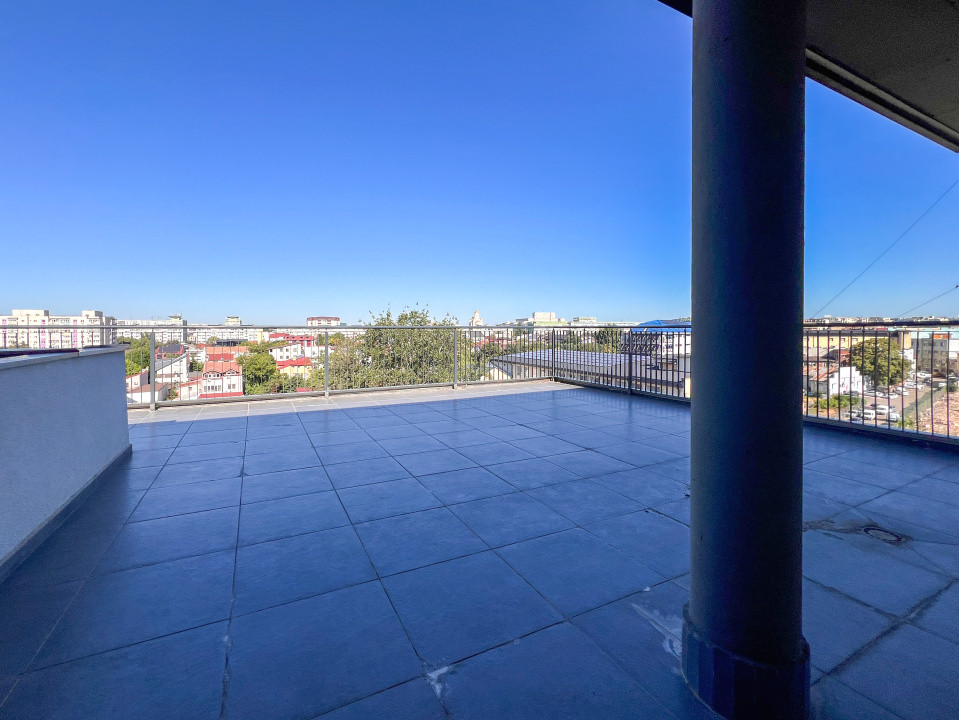 Penthouse cu 2 camere si terasa panoramica de 63 mp.