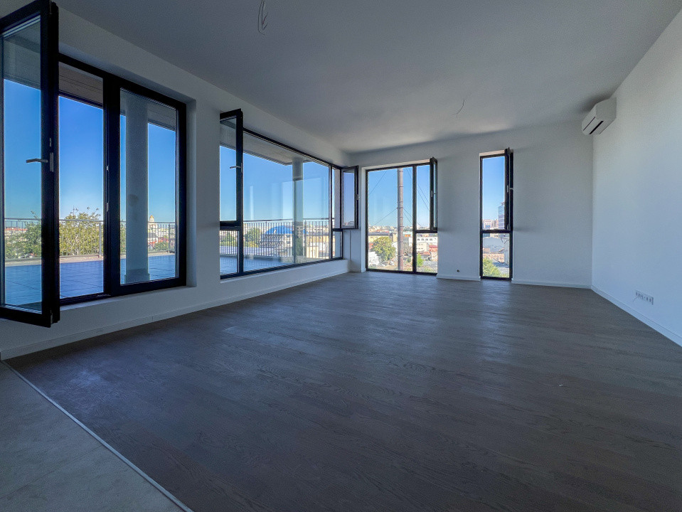 Penthouse cu 2 camere si terasa panoramica de 63 mp.