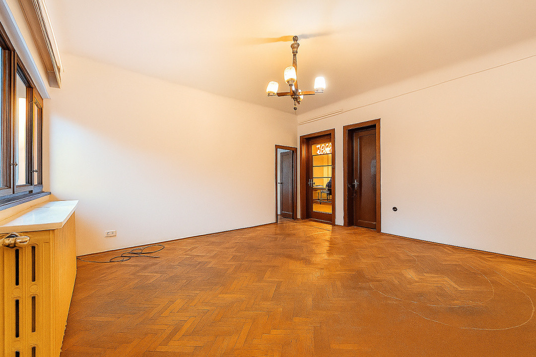 Refugiu interbelic cu 3 camere - 90 mp utili - Curte interioară 