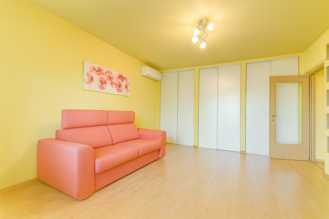 Apartament 2 camere, decomandat – Nerva Traian, etaj 1, bloc anvelopat.