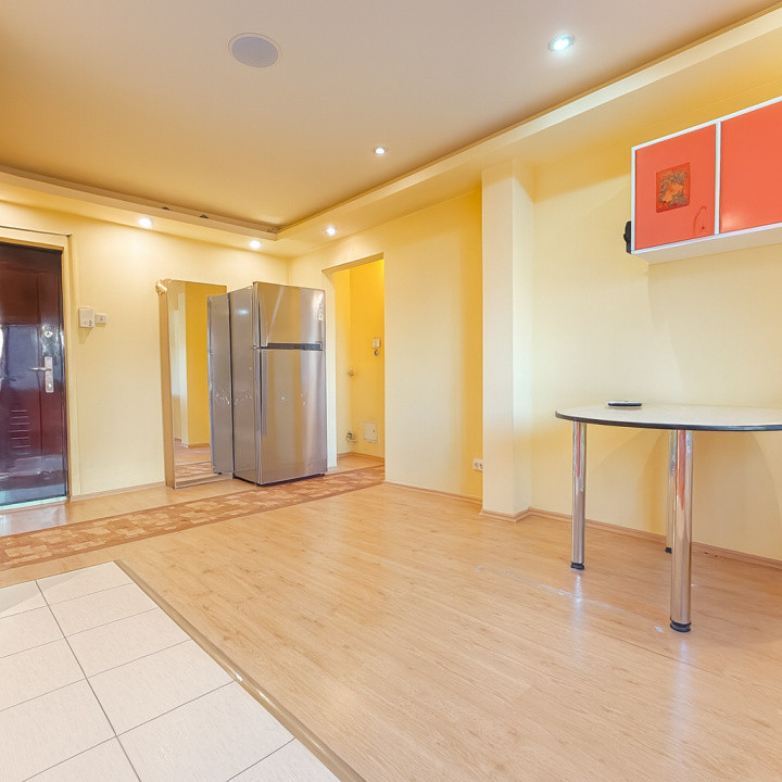 Apartament 2 camere, decomandat – Nerva Traian, etaj 1, bloc anvelopat.