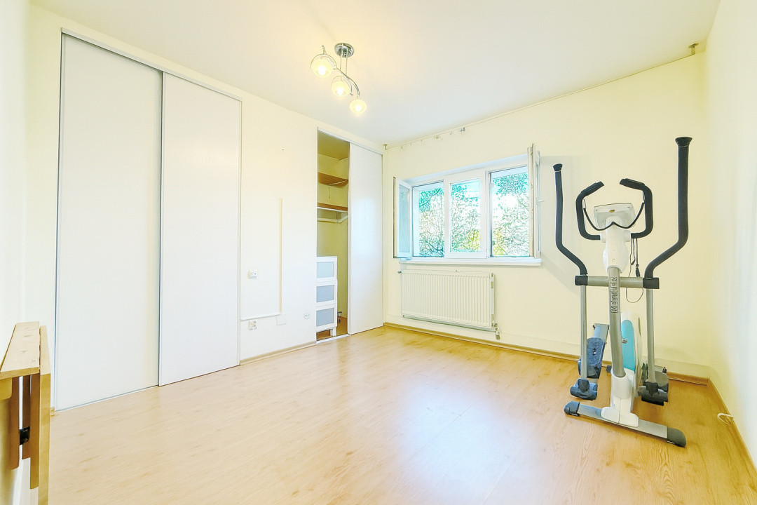 Apartament 2 camere, decomandat – Nerva Traian, etaj 1, bloc anvelopat.