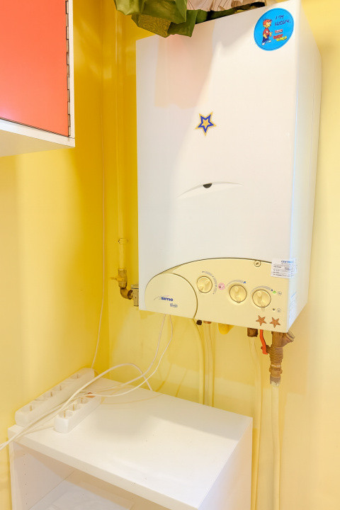 Apartament 2 camere, decomandat – Nerva Traian, etaj 1, bloc anvelopat.