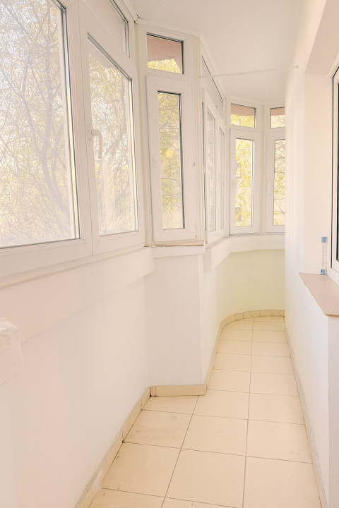 Apartament 2 camere, decomandat – Nerva Traian, etaj 1, bloc anvelopat.