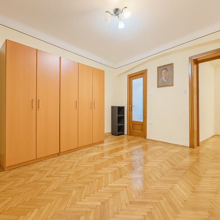 Închiriere 2 camere – Central, Mihaileanu, 56 mp, cu centrală proprie.