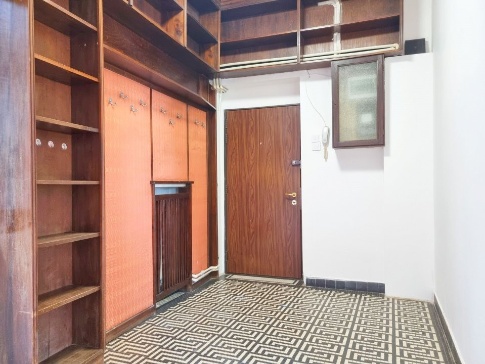 APARTAMENT CU 4 CAMERE 132 MP PIATA ROMANA, LAHOVARI, DIONISIE LUPU