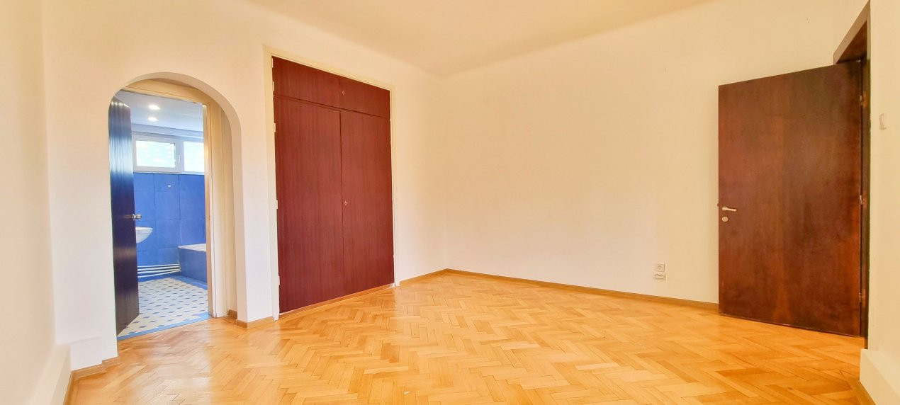 APARTAMENT CU 4 CAMERE 132 MP PIATA ROMANA, LAHOVARI, DIONISIE LUPU