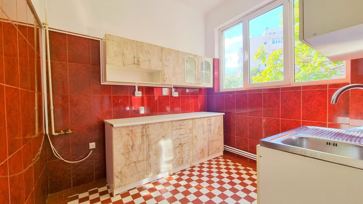 APARTAMENT CU 4 CAMERE 132 MP PIATA ROMANA, LAHOVARI, DIONISIE LUPU