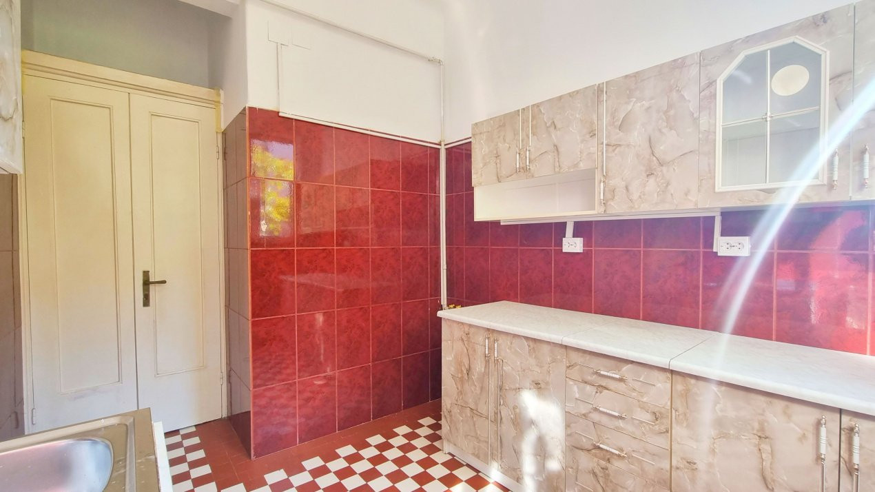 APARTAMENT CU 4 CAMERE 132 MP PIATA ROMANA, LAHOVARI, DIONISIE LUPU