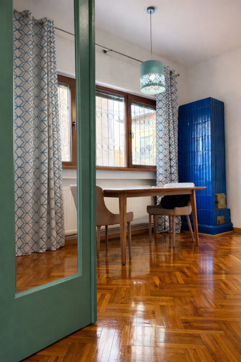 Un apartament cu personalitate, într-o vilă cu farmec – gata de mutat.