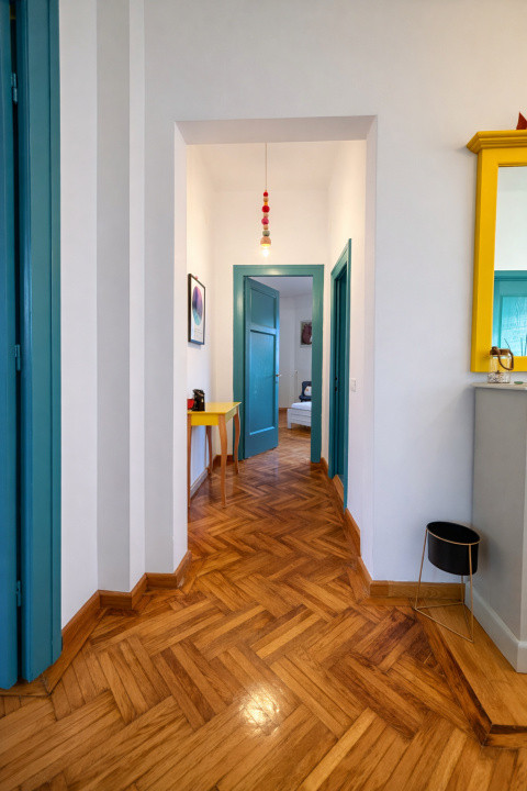 Un apartament cu personalitate, într-o vilă cu farmec – gata de mutat.