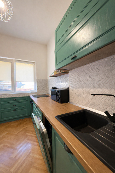 Un apartament cu personalitate, într-o vilă cu farmec – gata de mutat.