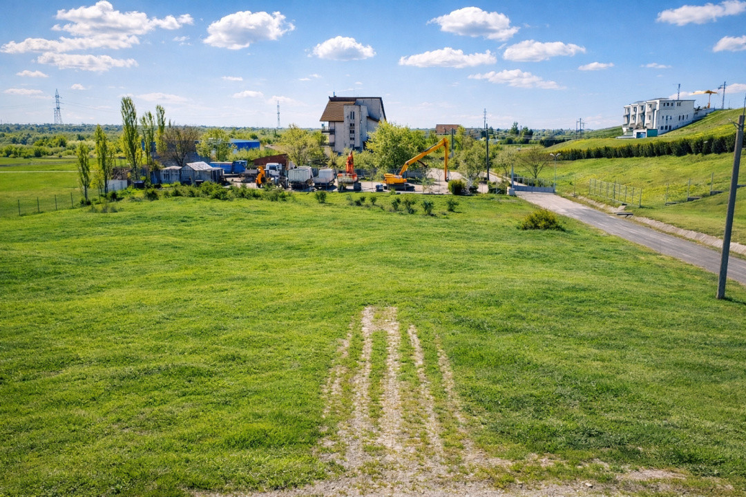 Oportunitate investitie - 2500 mp teren intravilan - Cornetu