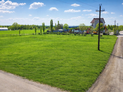 Oportunitate investitie - 2500 mp teren intravilan - Cornetu