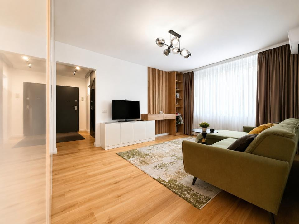 Apartament 3 Camere Premium, Renovat Integral + Centrală Proprie.
