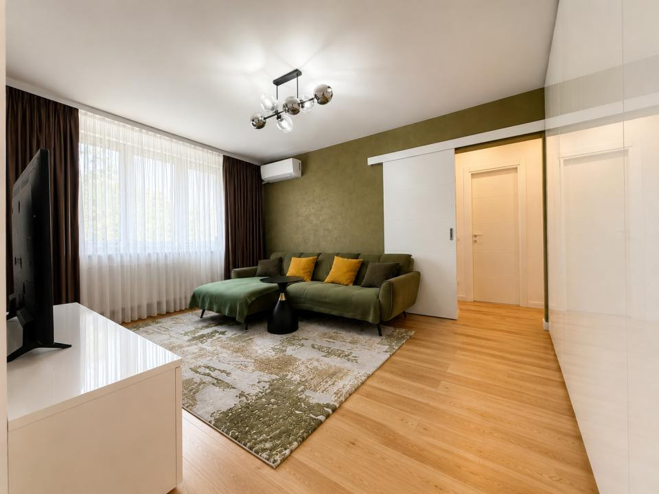 Apartament 3 Camere Premium, Renovat Integral + Centrală Proprie.