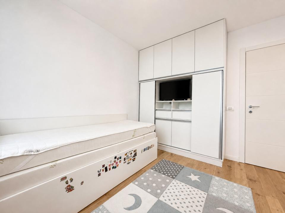 Apartament 3 Camere Premium, Renovat Integral + Centrală Proprie.