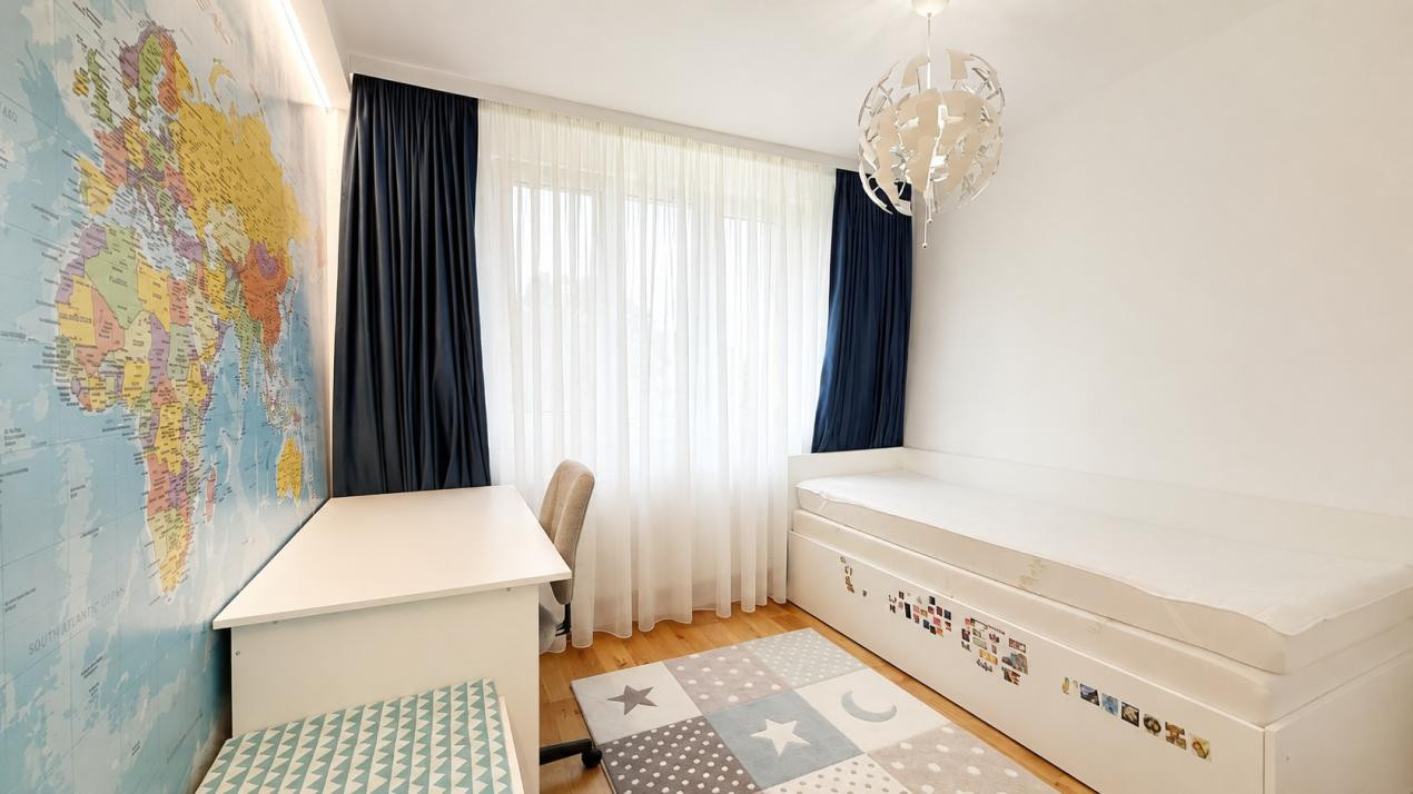 Apartament 3 Camere Premium, Renovat Integral + Centrală Proprie.