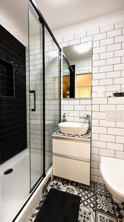 Apartament 3 Camere Premium, Renovat Integral + Centrală Proprie.