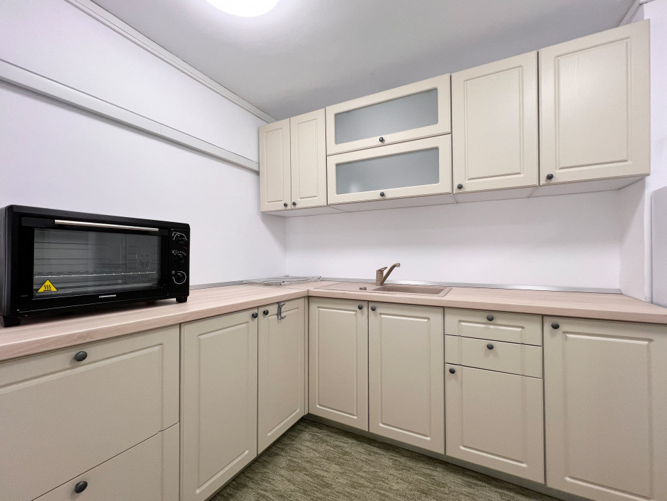 Spatiu de inchiriat pretabil pentru diverse activitati.