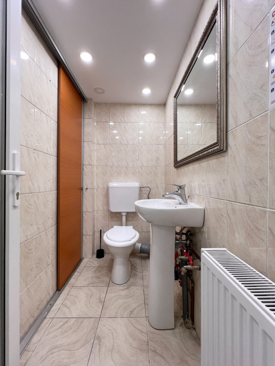 Spatiu de inchiriat pretabil pentru diverse activitati.